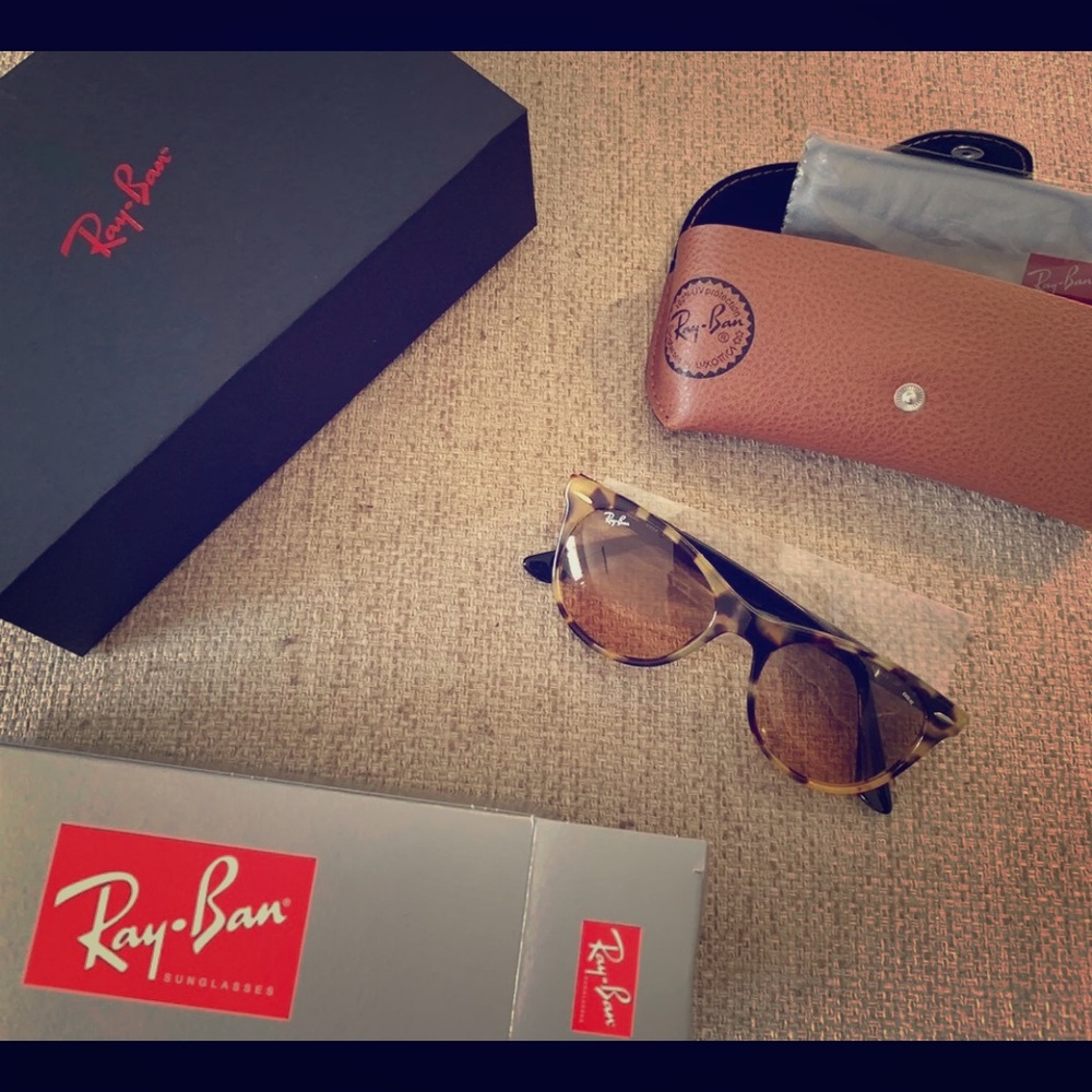 Women’s Ray-Ban sunglasses 🕶